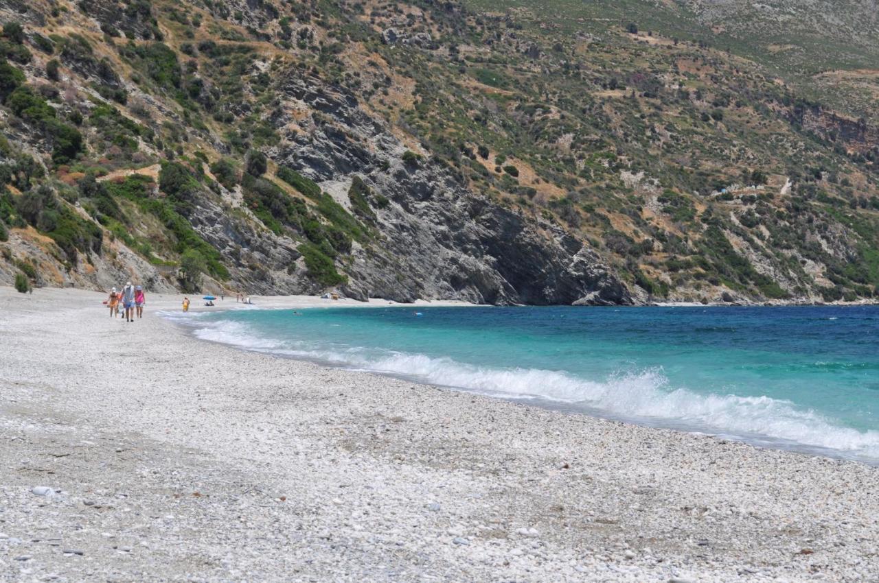 Agnanti Villa Akhladherí Buitenkant foto