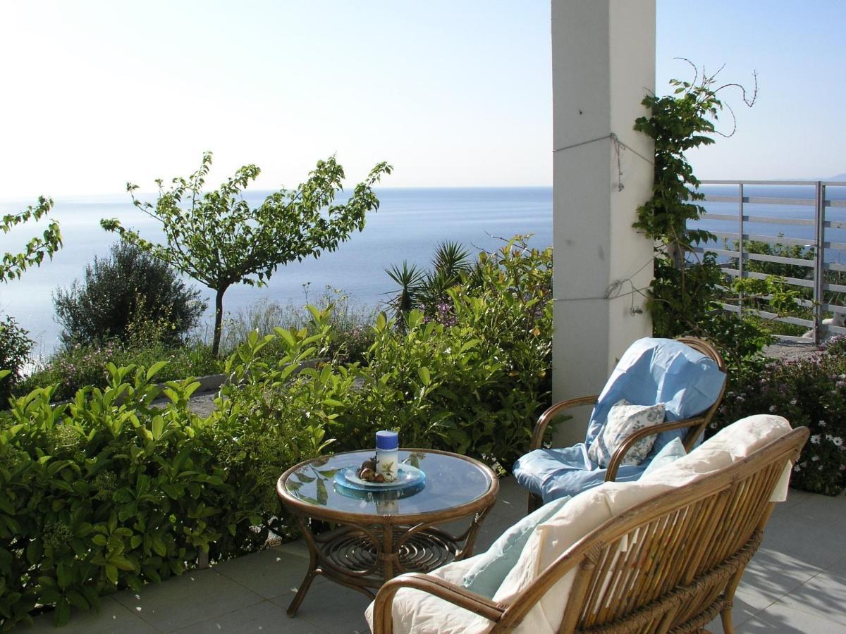 Agnanti Villa Akhladherí Buitenkant foto