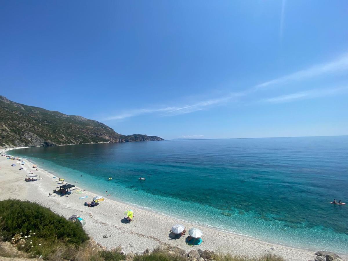 Agnanti Villa Akhladherí Buitenkant foto