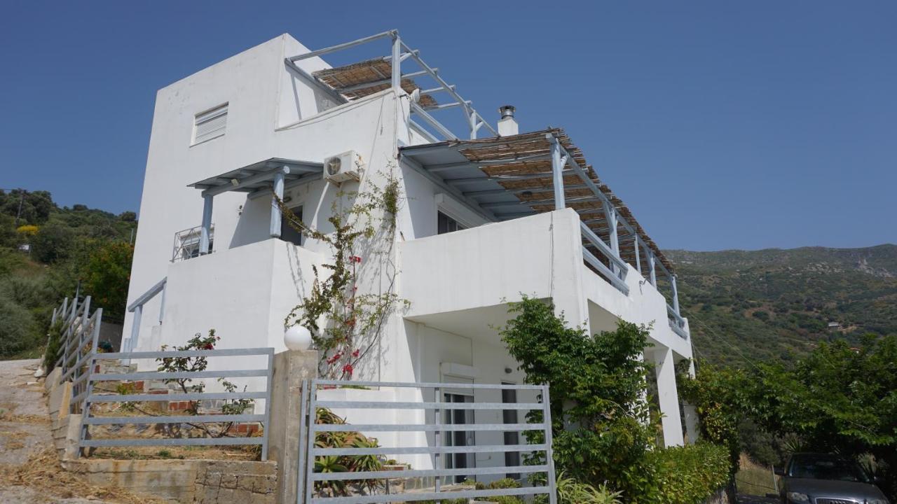 Agnanti Villa Akhladherí Buitenkant foto